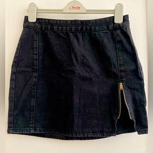 Black denim Mini Skirt with Zipper
